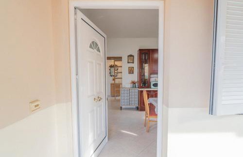 Modern 3 Bed Home with Balconies and Sea Access - Foto 18