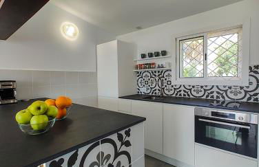 Villa Azure Horizon and Breeze - Panoramic Ocean View and Heated Pool - Foto 42