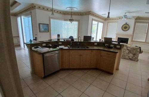 Port Charlotte Palms-Pet friendly, Heated Private Pool and Mini Orchard - Foto 12