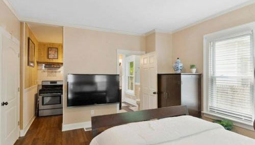 Beautiful Studio Apartment in Historic House - Foto 2