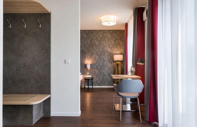 Signature East Hotel Apartment - Photo 18