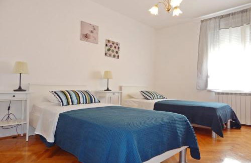 Apartments Katarina with swimming pool - Photo 9