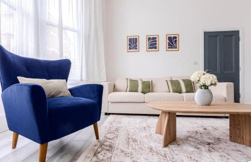 Immense Bright 5BR House near Kensington Olympia - Photo 42