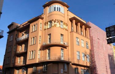 Oval Main Square Apartment - Foto 1