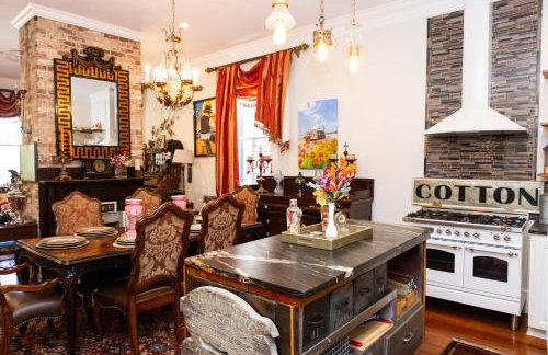 The Dollhouse - 3 Bed, 2 Bath, Walk to Downtown - Foto 17