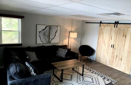 Inmerse in the Serenity of this Lakefront Cottage in Cadiz, Kentucky - Foto 23