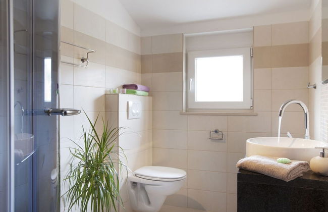 Attractive Villa With Private Swimming Pool, Beach Volleyball and Fenced Garden - Foto 19