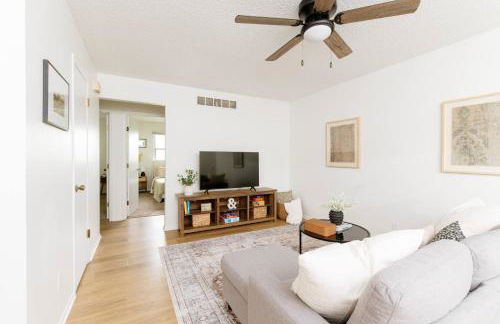 5 Min to Adventureland and Casino - Fenced in yard - Foto 6