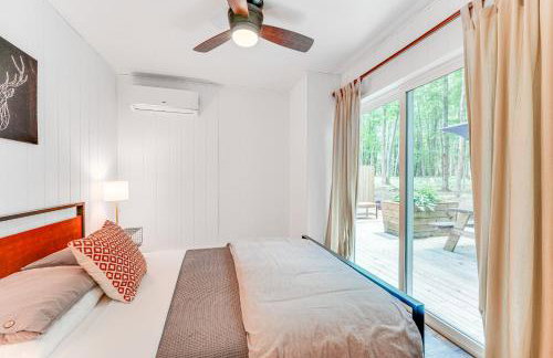 Private Hot Tub Tree-Lined Poconos Home! - Foto 23