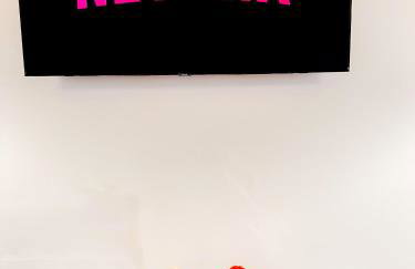 Luxe Smart Home - Basildon Serviced Accommodation - 7 Mins Walk To Basildon Town Centre, Hospital & Train Station - Foto 21