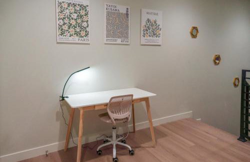 Spacious Disneyland Getaway I Game Room, King Suites & EV Access I Sleeps 14 - Foto 11