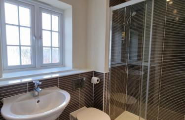 The Silverstone House. Comfort, Convenience and no hassle at the doorstep of Silverstone Race Circuit. - Photo 16