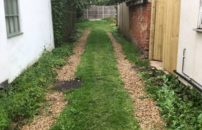Village Period Cottage Next to a Idyllic Stream - Foto 30