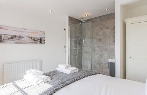 4-Bedroom Seafront House in Southend Sea Views - Pass the Keys - Foto 27