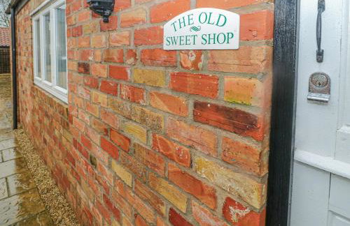 Old Sweet Shop - Photo 2