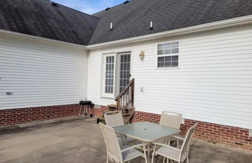 Fenced backyard! 6 miles to Cookeville Boat Dock! - Foto 5