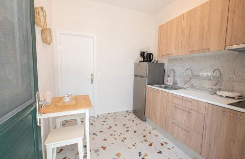 Sunny yard apartments - Photo 9