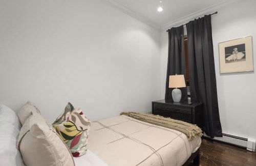 Explore NYC! Cozy 2BR in Prime Location - Foto 13