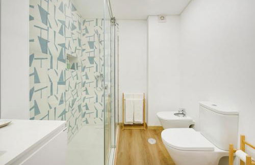 Beachside Modern Flat with AC, By TimeCooler - Foto 30