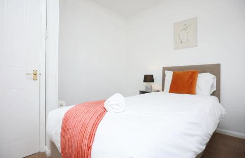 Palmers Place By N And N Stays Worker Friendly Accommodation in Bradley Stoke with private parking and fast WIFI, Long Stays Welcome - Foto 16