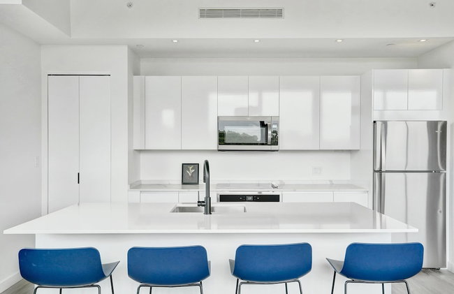 Design District Suites - Photo 54