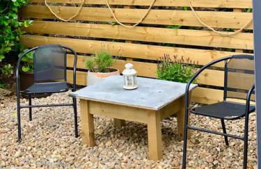 Knocker Cottage is a 3 bedroom made up of 1 double bedroom and 2 small double bedrooms in small village 10 min to beaches - Foto 80