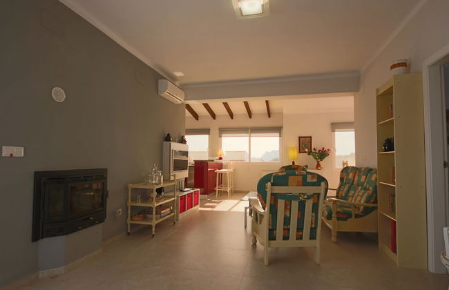 Private Family Retreat With Pool Short Walk to the Sea - Foto 12