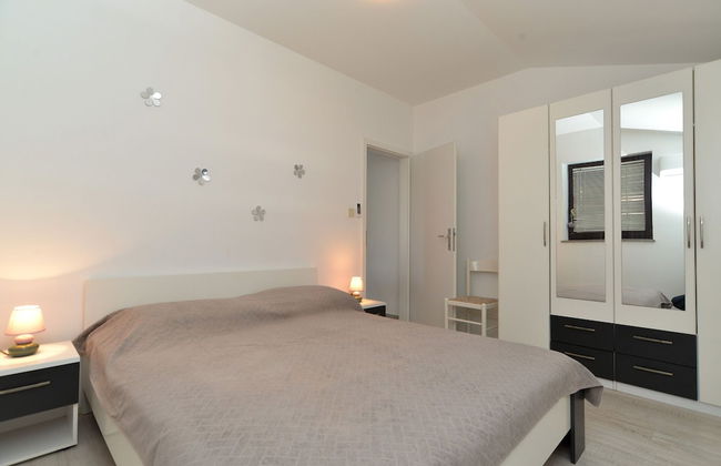 Apartment Stana 242 - Photo 2