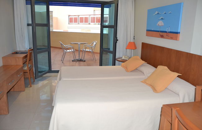 Aparthotel Bahía - Photo 10