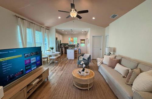 The Orange Blossom Suite Near UF Shands D-town - Photo 44