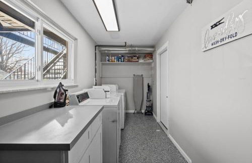 Spacious 2BR Flat, King Bed, Downtown Mt Clemens - Foto 37