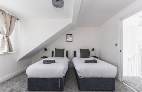 Arte Stays Serviced Houses Stratford - 3 Bedrooms 2 Bathrooms Houses London, Stratford, Maryland, Free Parking, Garden, Weekly or Monthly Stays - up to 8 guests - Foto 14