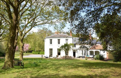 Henstead Hall - Photo 14