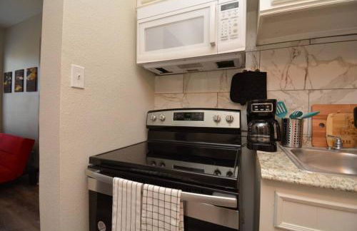 SuperValue Suite #2 @ East End Revitalized - Foto 10