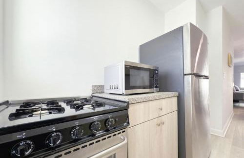 1BR Miami Beach Apt with King plus 2 Queens & Smart TV - Foto 8