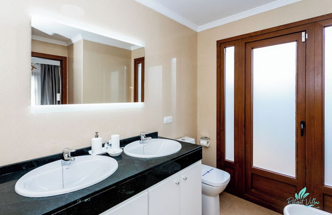 4 Bed Villa - Heated Pool, Pool Table, Bbq, Patio - Photo 20