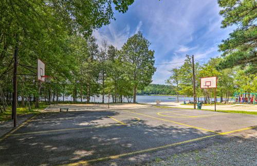Fire Pit and Community Perks Blakeslee Cottage! - Foto 23