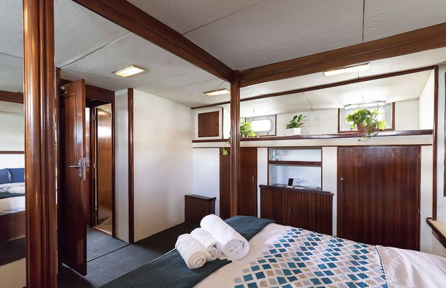 Luxury Boat in Port Forum - Photo 3