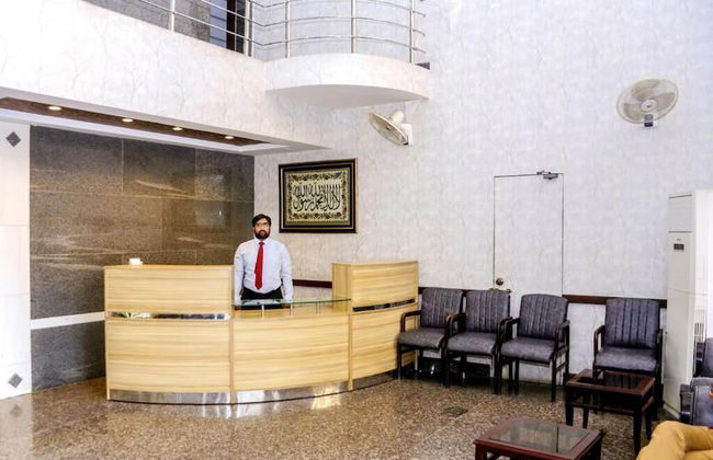 Gulberg Suites - Photo 2