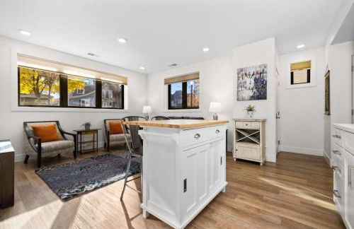 Capri Unit 001 in the Heart of Downtown TC - Foto 4