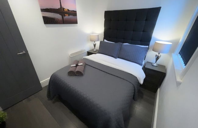 Albert Luxury Hottub and Jacuzzi Apartments - Photo 2