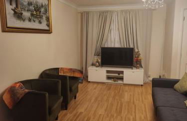 Captivating 3-Bed House in Kent - Photo 8