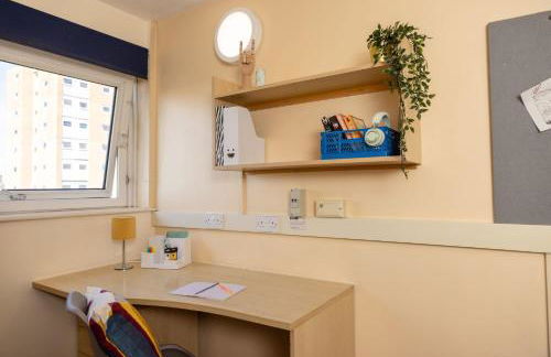 John Lester and Eddie Colman Courts in Salford - Foto 44