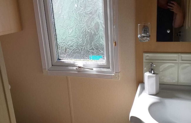 Captivating 2-bed 6 Berth Caravan in Ingoldmells - Foto 13