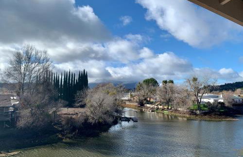 Stunning 3,400 sq ft Lake House w Boat Dock, Sauna, Steam Shower, and More - Foto 51