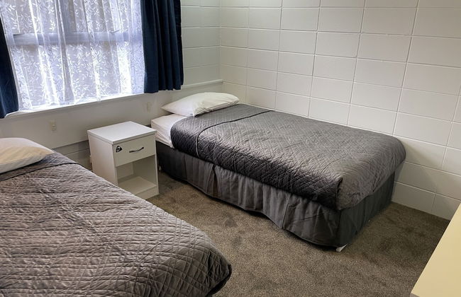 Aaron Court Motel - Photo 3