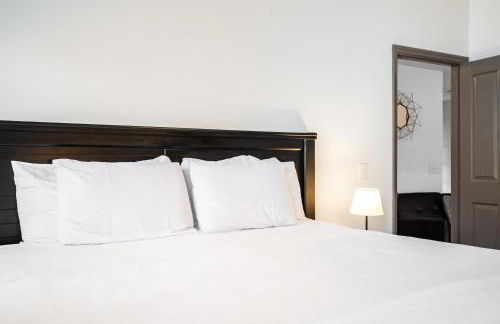 3BR Lakefront in Nashville with BBQ & Hot Tub - Foto 18