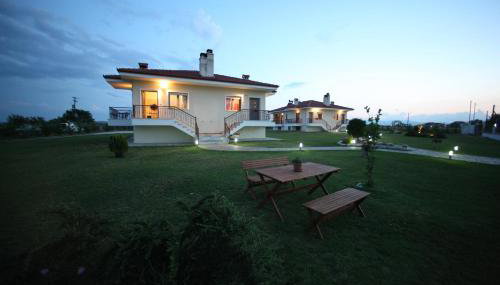 Mouses Apartments - Photo 3, Garden