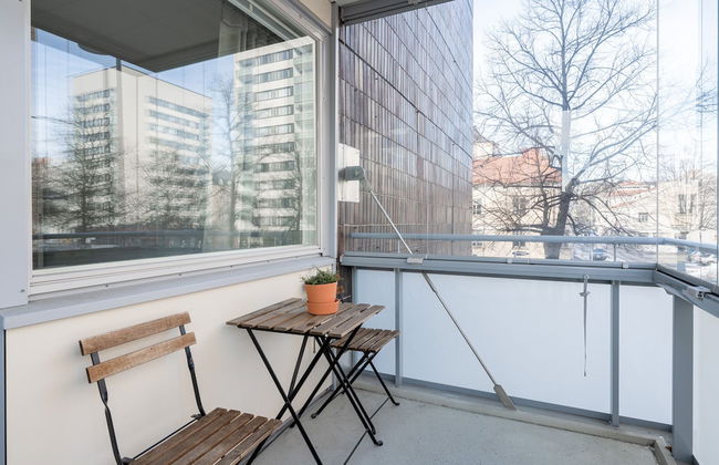 2BR Downtown Home with Balcony & BEST Location - Foto 15