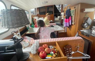 Süsses Motorboot - Bremen Überseestadt - Foto 10